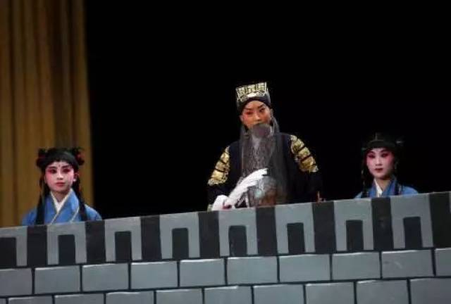 珠帘寨太保传令把队收图片