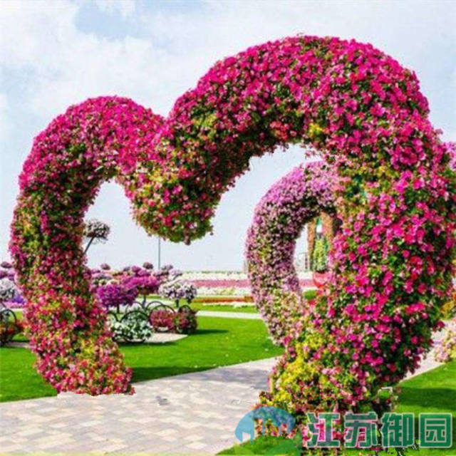 走进绿雕世界,网友:美美的童话