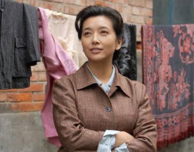 《一颗颗眼泪都是爱》中的印染厂工人柳如烟,她就是著名演员,歌手江珊