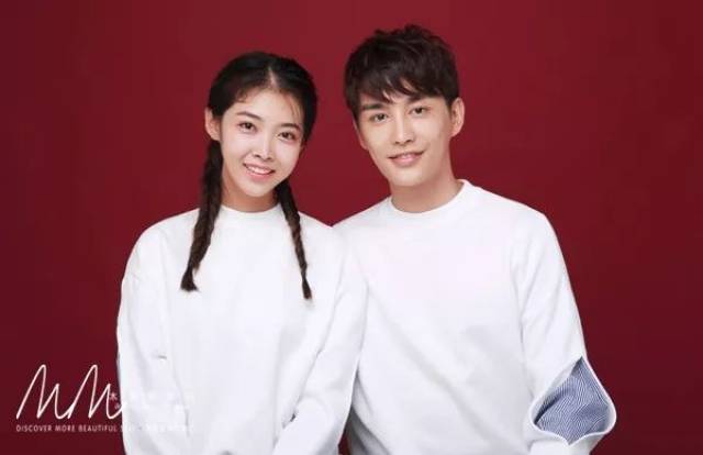 和赵丽颖冯绍峰学拍结婚登记照,最美结婚证件