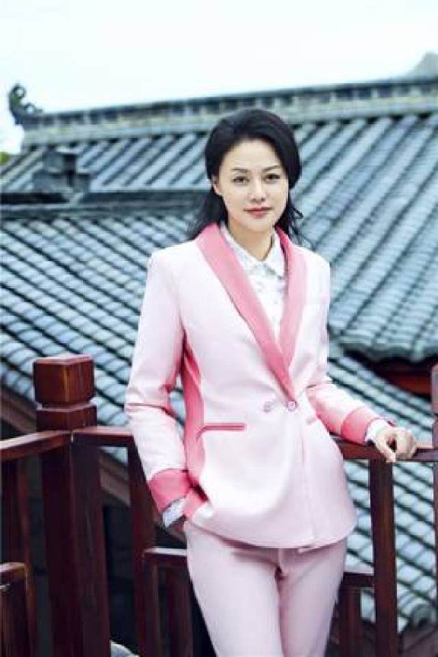 寒意入深秋暖流浸人心 沈鱼携爱心物资贵州送温暖
