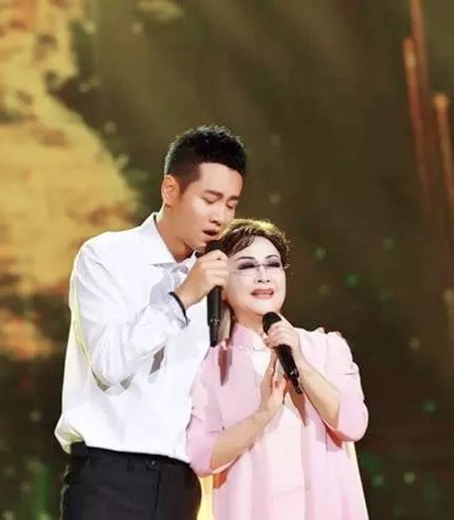 视频丨李谷一,徐子崴:你养我长大 我陪你变老