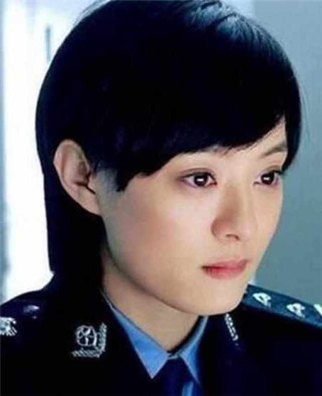 孙俪是最美的了,看惯了宫廷剧的娘娘,穿上军装的她给人另一种韵味!