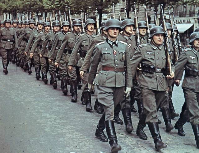 希特勒为何发动二战?看看这些德国兵王