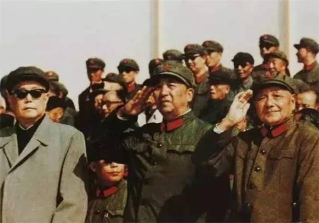 84年阅兵过后,邓小平提出一个缺陷,随后下达