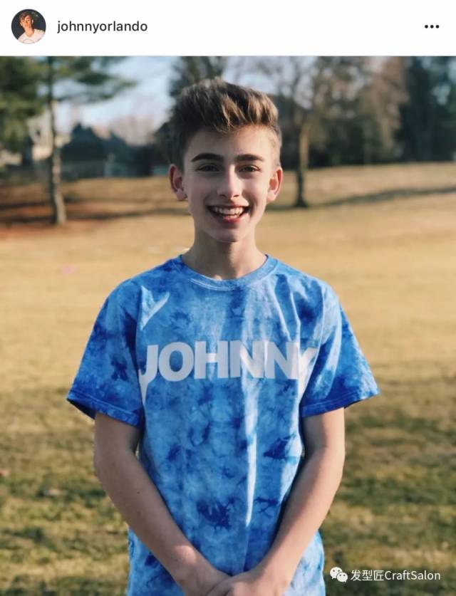 johnnyorlando 来自加拿大 今年15岁的他在10岁时 已经将自己又唱又