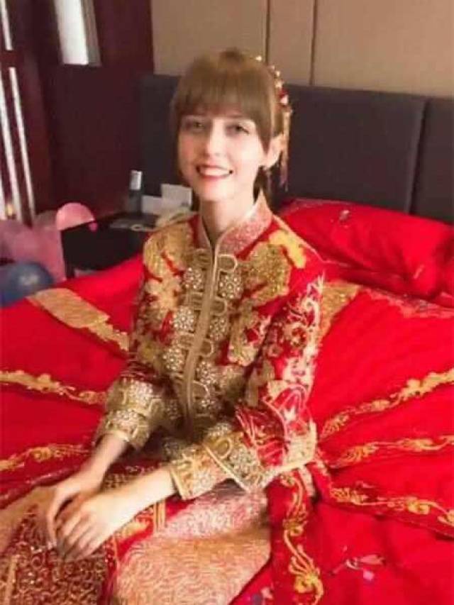 最美"洋媳妇"火了!大红嫁衣中国传统方式出嫁,网友:想