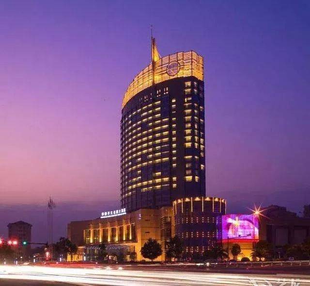 有眼光!丽水第一家五星级酒店就是他打造的