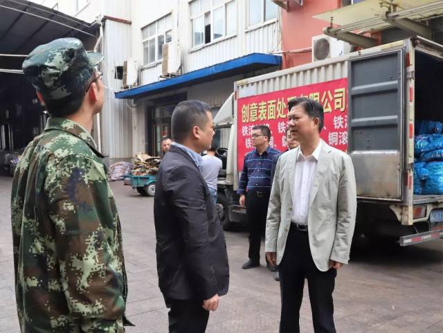 10月17日下午,玉环市委书记林先华深入玉城街道,实地暗访督查消防铁拳