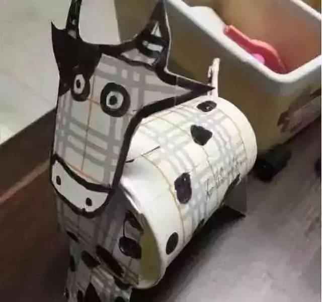 16,当然也有看起来很棒的,有人用一次性纸杯做出了一头奶牛▼