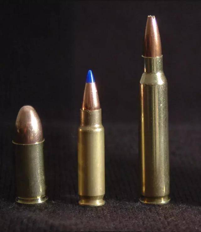 从左往右:9mm手枪弹,5.7x28mm手枪弹,5.56mmnato弹