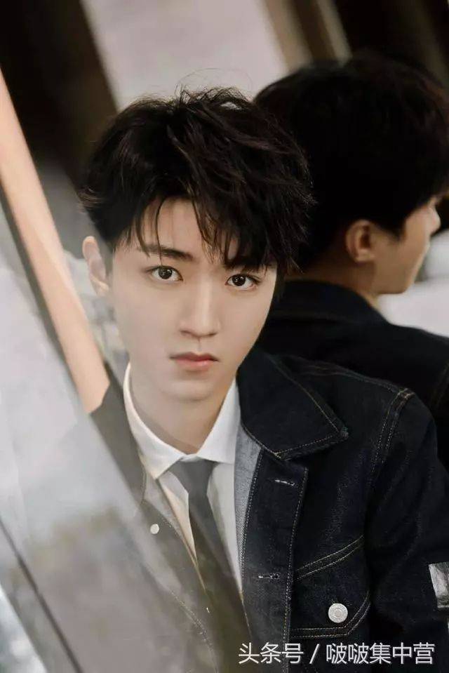 王俊凯从小奶狗变成小狼狗,粉丝:是吃帅气长大的吗?