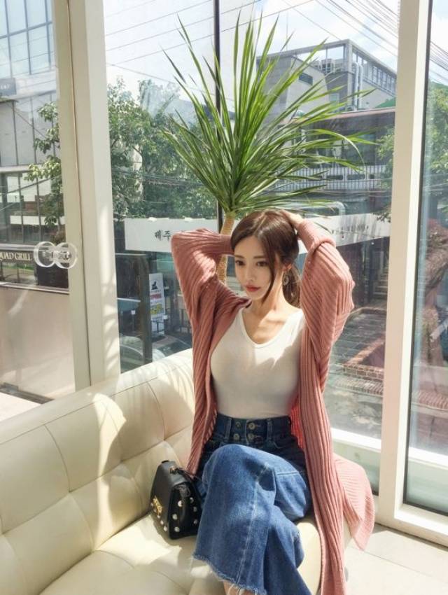 最美长腿女神,柔软小蛮腰,堪称极品!