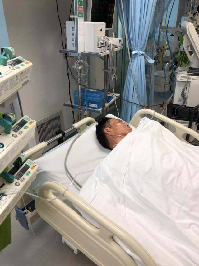 男子游泳时心脏骤停 20分钟急救捡回一条命