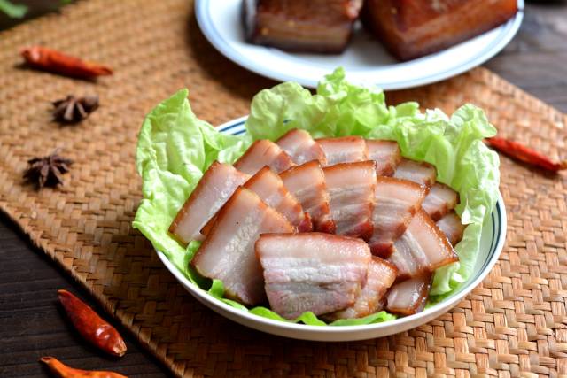 五花肉别再红烧了,这样做好吃一百倍,炒什么菜