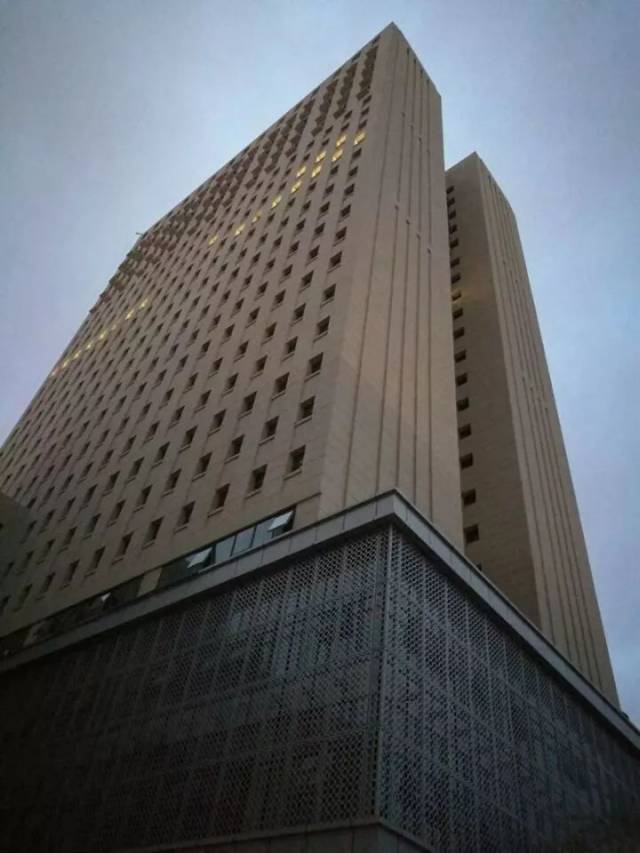 听说这栋楼在小编还未进入哈工大的时候就在建了,想必大家都非常想