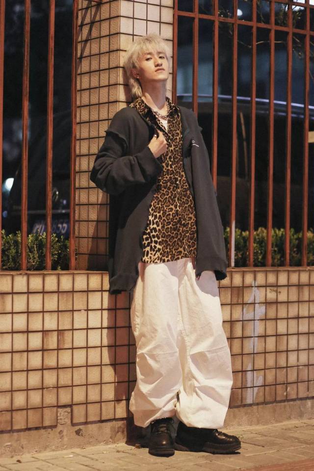 UNISTREET | 被舆论包围,我们依然愿意发声吗