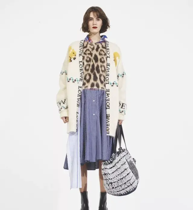 还不懂秋冬针织衫最靓穿搭?看杨幂、吴谨言和