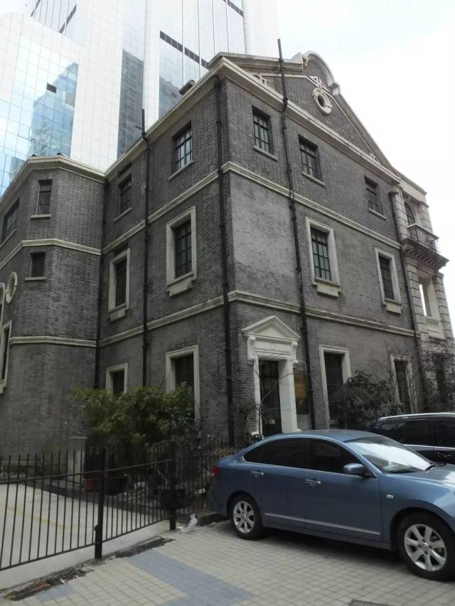 当那些充满传奇故事的名人故居变成了他人的办公室,会