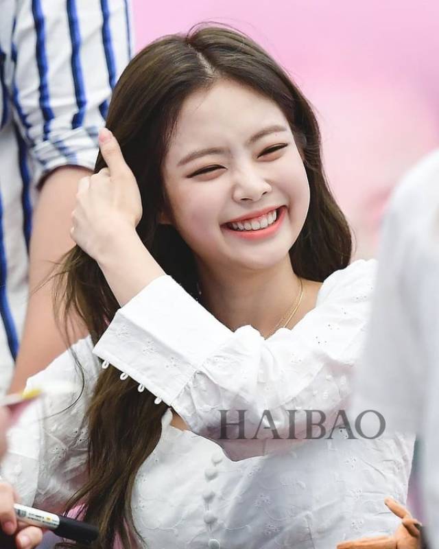 blackpink成员jennie私服穿搭,传说中的百变魅力了解一下!