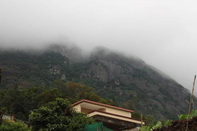 5 【云顶山】 云顶山在厦门市同安区最北部,同安区汀溪镇境内,与泉州