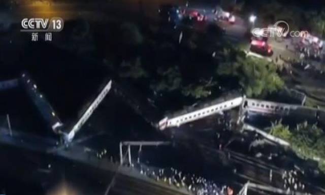 台湾铁路列车发生严重出轨事故 普悠玛曾在一年半内脱轨6次