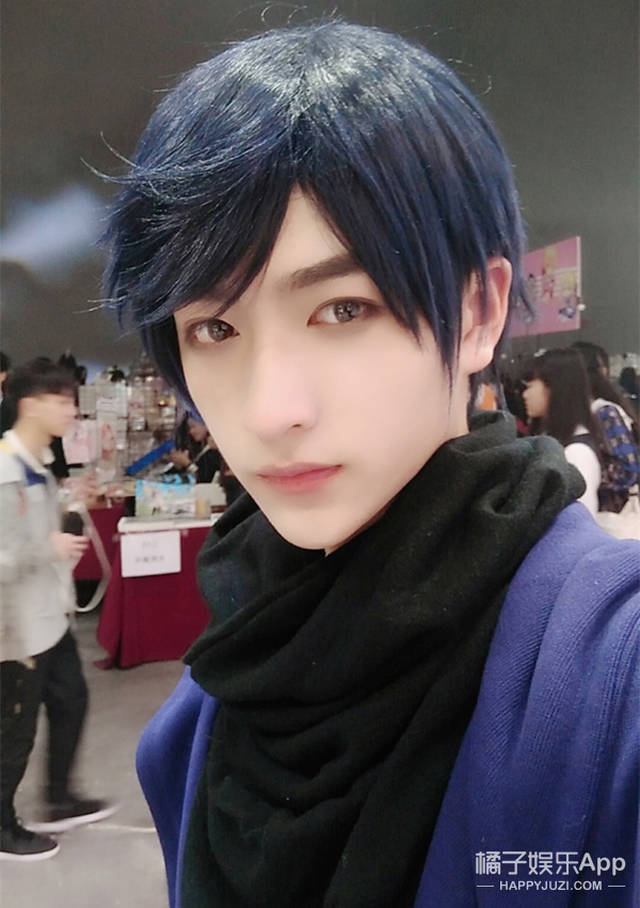 他很喜欢cosplay,是一名coser.