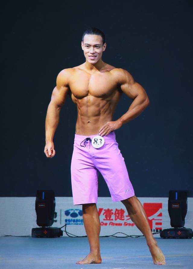 这次出征世锦赛,李猛还是比健体,健盒子预祝少年大咖在比赛中发挥