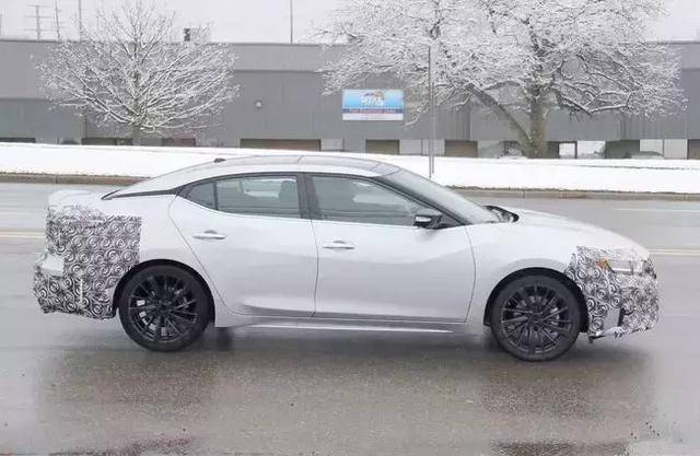 2019款日产全新西玛曝光！新增2.0T发动机，动力比宝马3系还