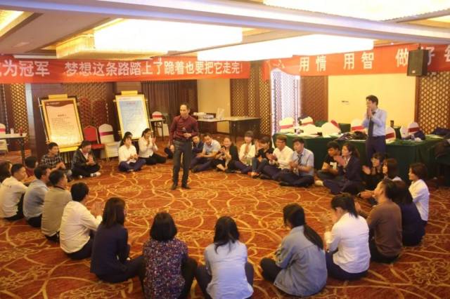 ����Ա��̬�������������š����ز�Ӫ���ɳ�ѵ��Ӫ����ѵ�γ�Բ��