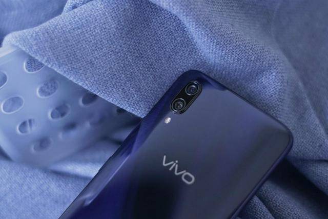 连蔡徐坤鹿晗都爱不释手的典范之作,vivo X23上