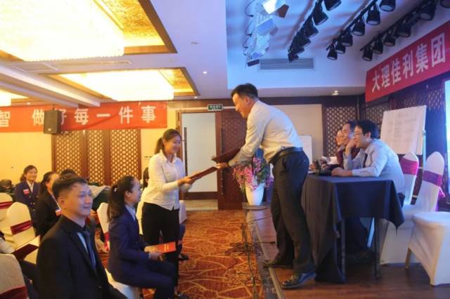 ����Ա��̬�������������š����ز�Ӫ���ɳ�ѵ��Ӫ����ѵ�γ�Բ��