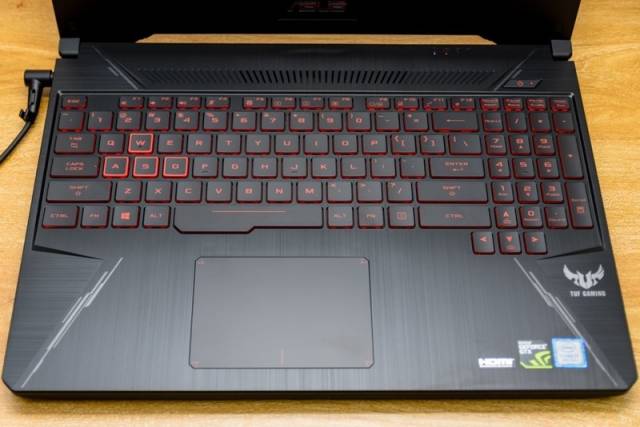 颜值极佳,电竞利器:华硕 飞行堡垒6 笔记本电脑