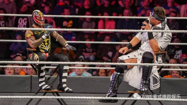 smackdown | 兰迪专注耳洞扩张服务 乌索借超人飞拳致敬罗门
