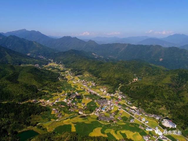 俯瞰沙田镇贝溪