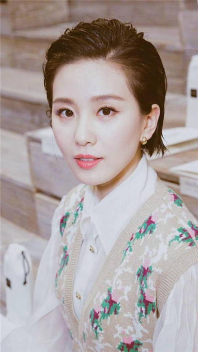 刘诗诗的个性短发是干练女神标配