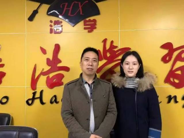 年级排名第三 四十九中 贺同学 年级排名第十二 盐道街中学 蔡同学