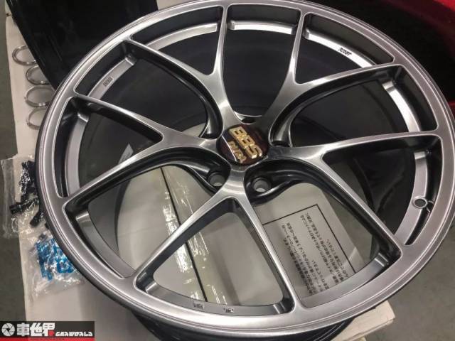 【车世界】法拉利488升级日本bbs ri-d轮毂