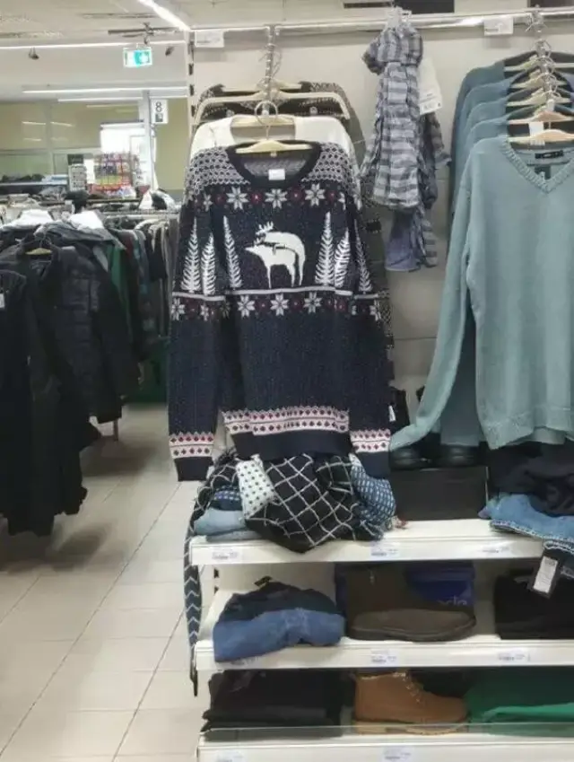 同桌上课偷偷摸我大腿,我该怎么办?