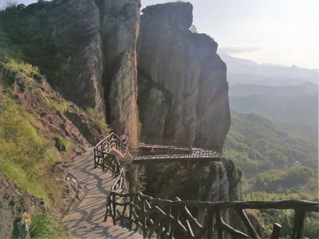 【天笑户外一人也可报名】松阳双童山,高空玻璃栈道,象溪村一日游