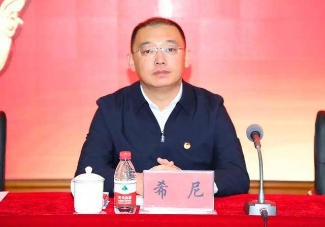 部部长刘瑞杰,鄂托克前旗旗委书记辛晓瑞,鄂尔多斯市团委副书记希尼