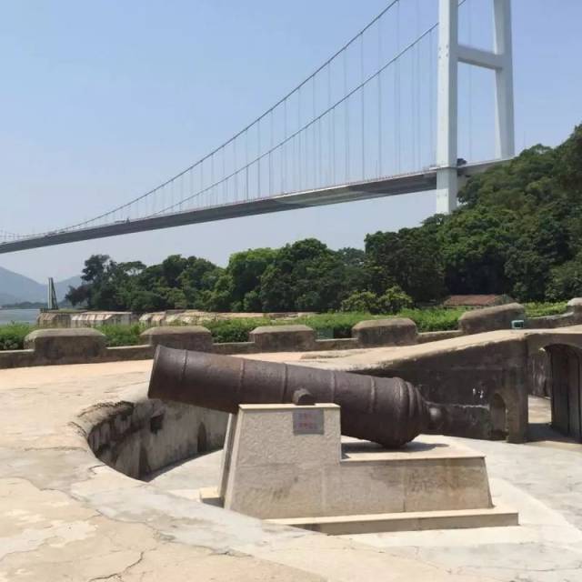 威远炮台临江而建,位于虎门大桥下, 因为南踞珠江口天险, 是通往广东