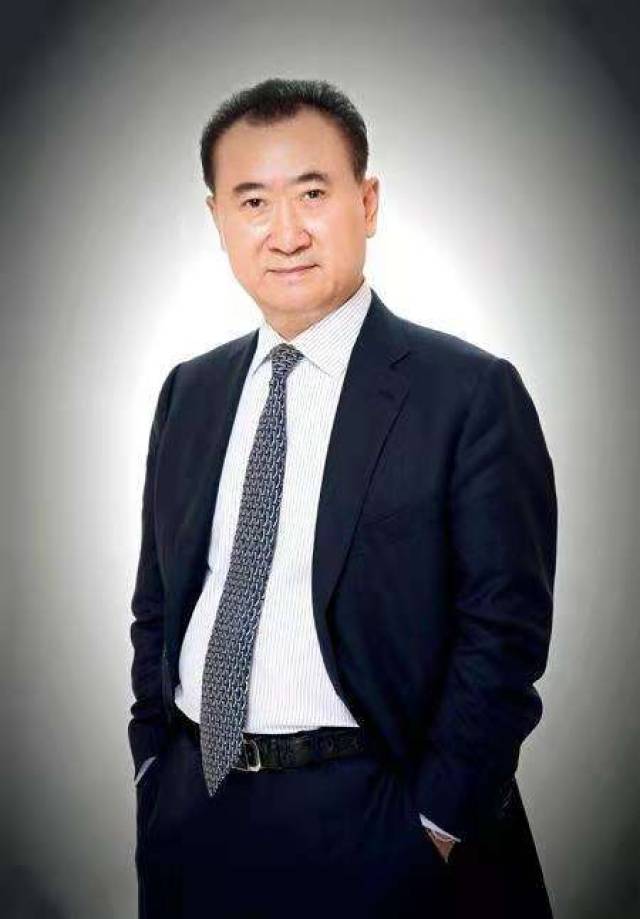 王思聪的爸爸是王健林 他的爷爷是谁 如何拥有天不怕地不怕的气质