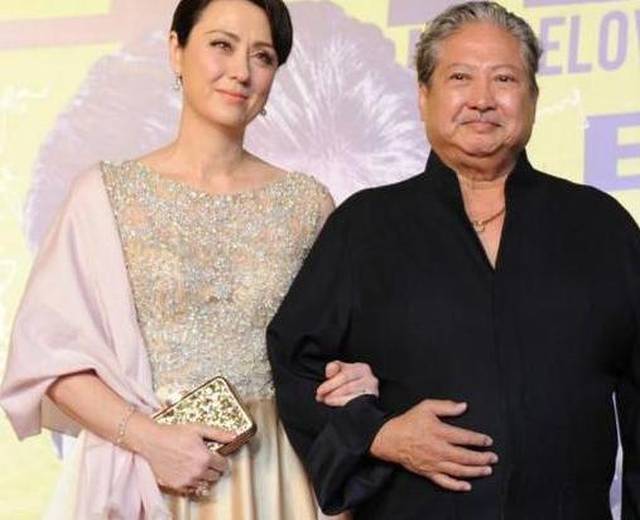 洪金宝韩国前妻,为他守身至今,生的4个孩子如今个个都