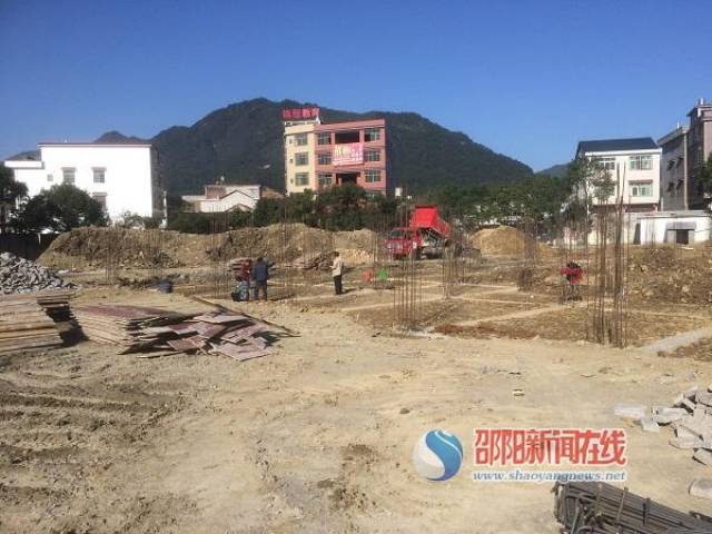 洞口县山门镇中学基建一期工程地基完工