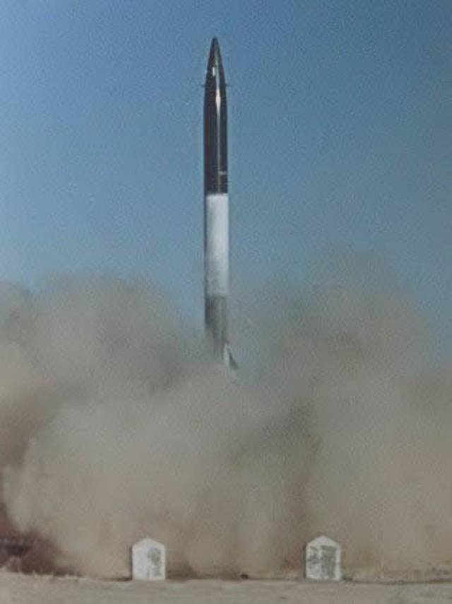 1966年10月27日,装载着核弹头的导弹成功发射.