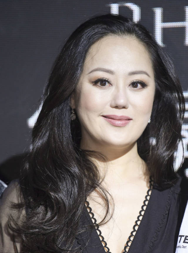 55岁章小惠身材火辣风情万种,曾拿下寇振海钟镇涛两大