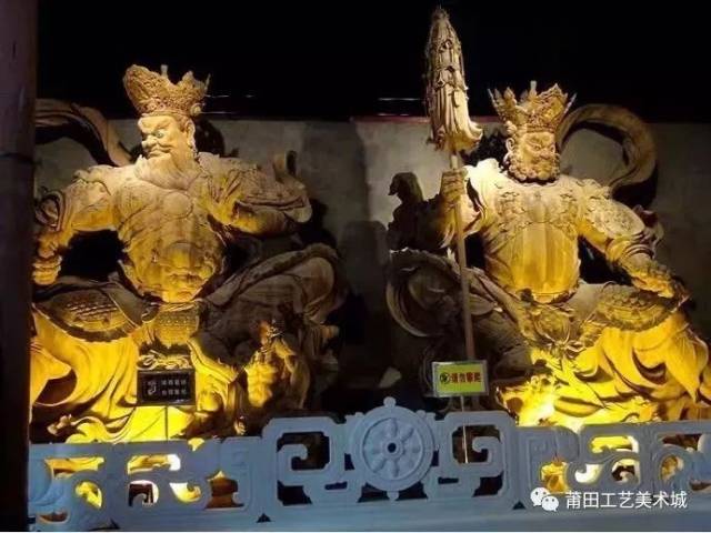 中国工艺美术大师佘国平木雕彩绘作品《四大天王》坐像