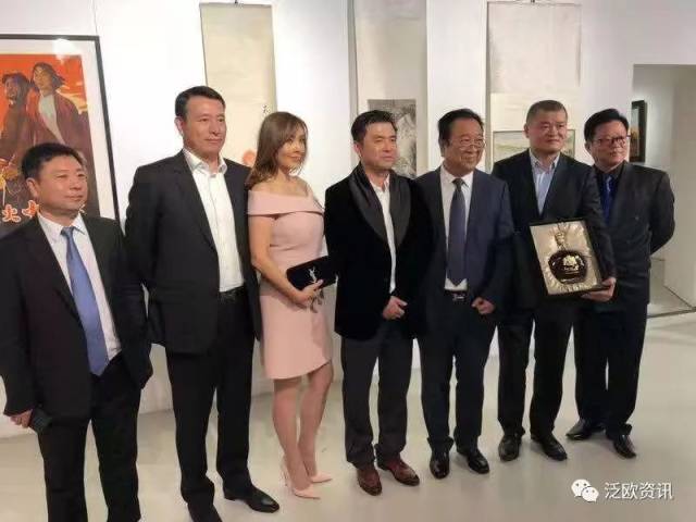 《丹青传奇》赵丹,赵青艺术成就展巴黎举办