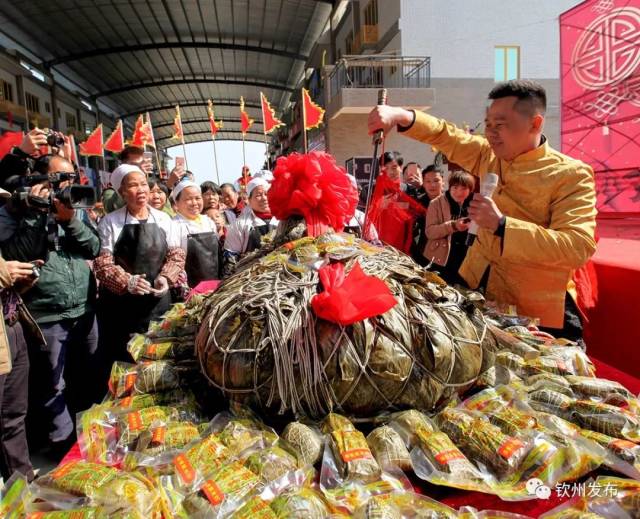 品一品荔枝酒,荔枝蜜, 宇峰仙草露,百强水牛奶 尝一尝灵山大粽,沙坪